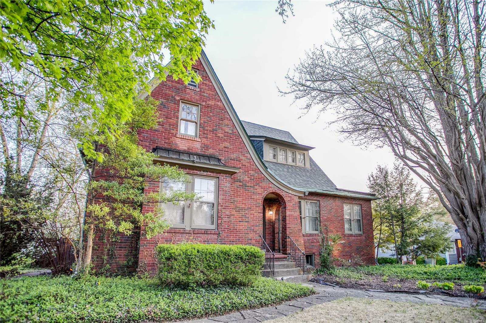 Property Photo:  831 Spruce Street  IL 62002 