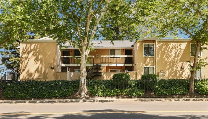 Property Photo:  6610 Embarcadero Drive 7  CA 95219 