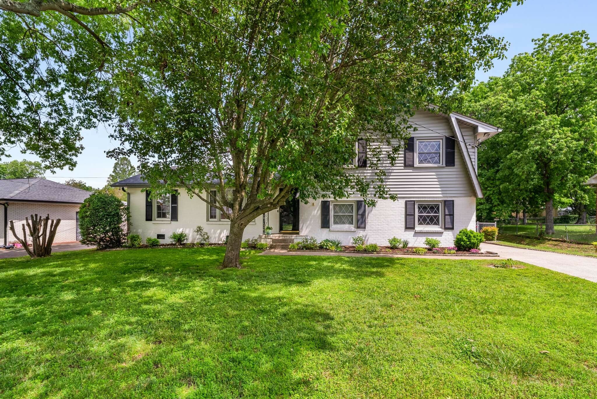 7438 Bridle Dr  Nashville TN 37221 photo