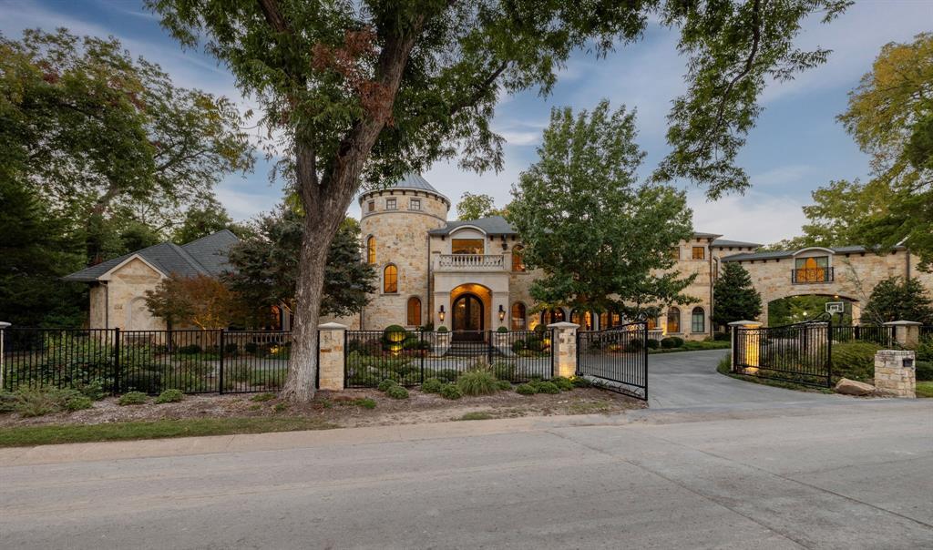 Property Photo: 14917 Lake Forest Drive TX 75254