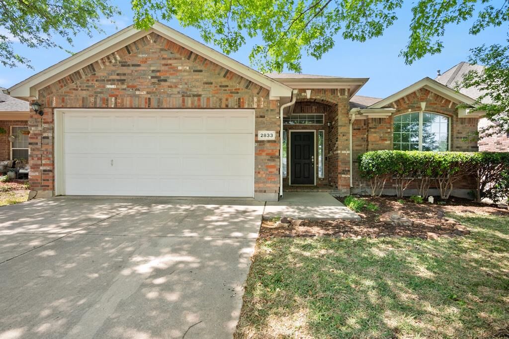 Property Photo: 2833 Spotted Owl Drive TX 76244
