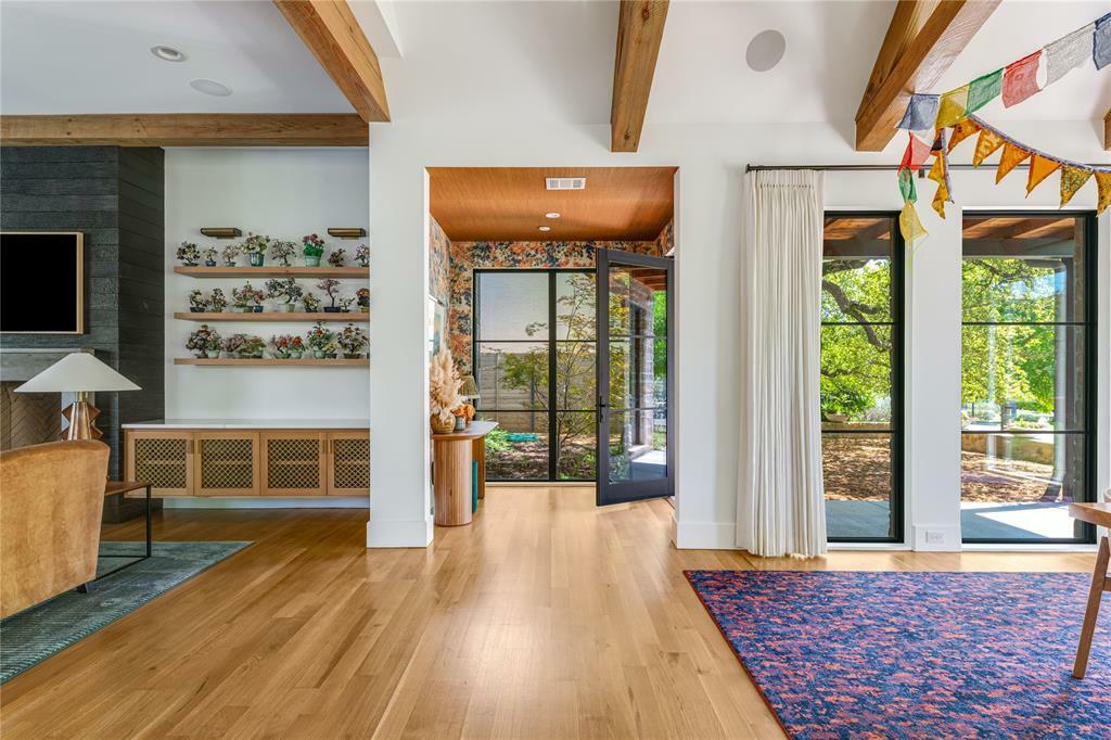 Property Photo: 6909 Bob O Link Drive TX 75214