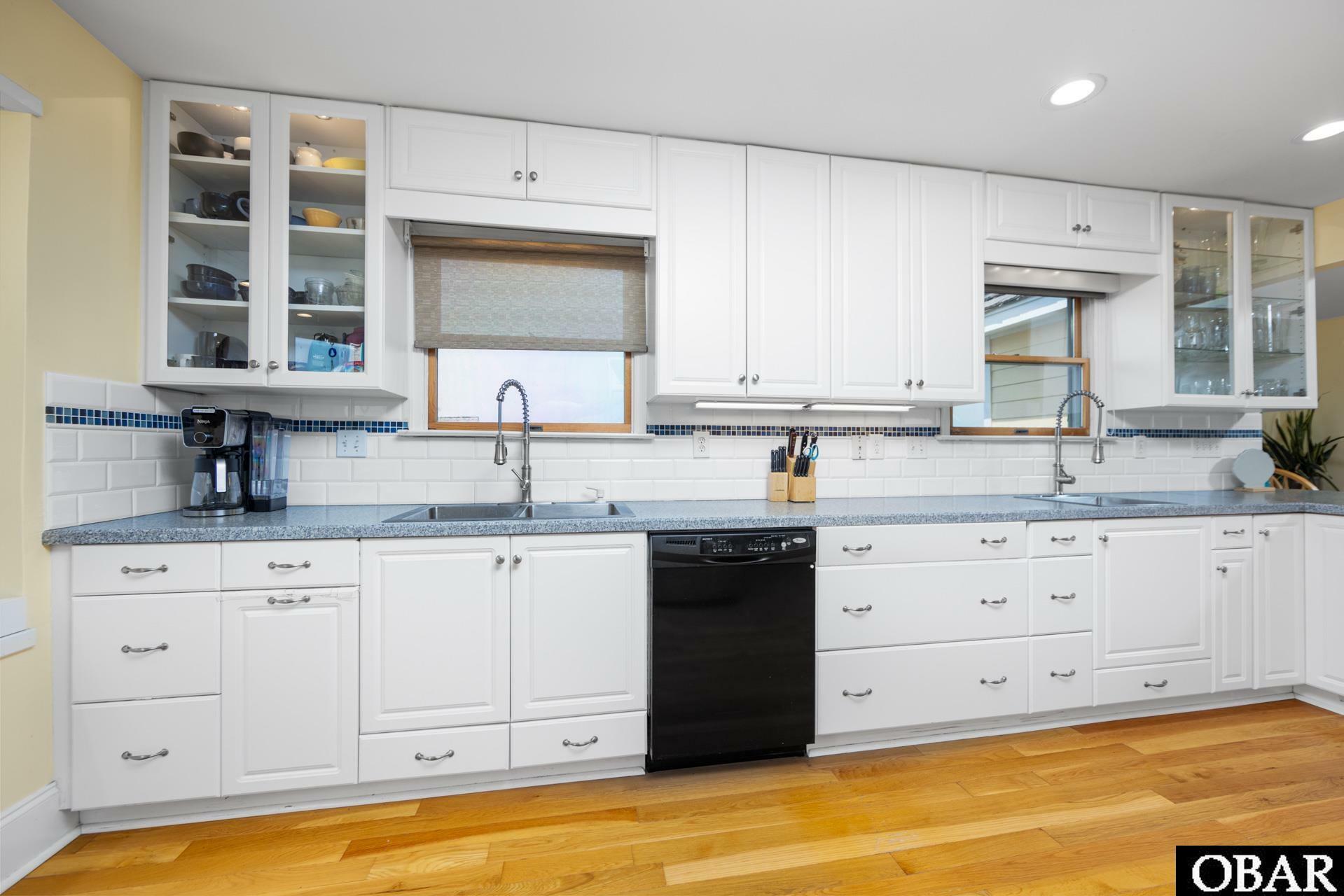 Property Photo: 6005 S North Shore Court NC 27959