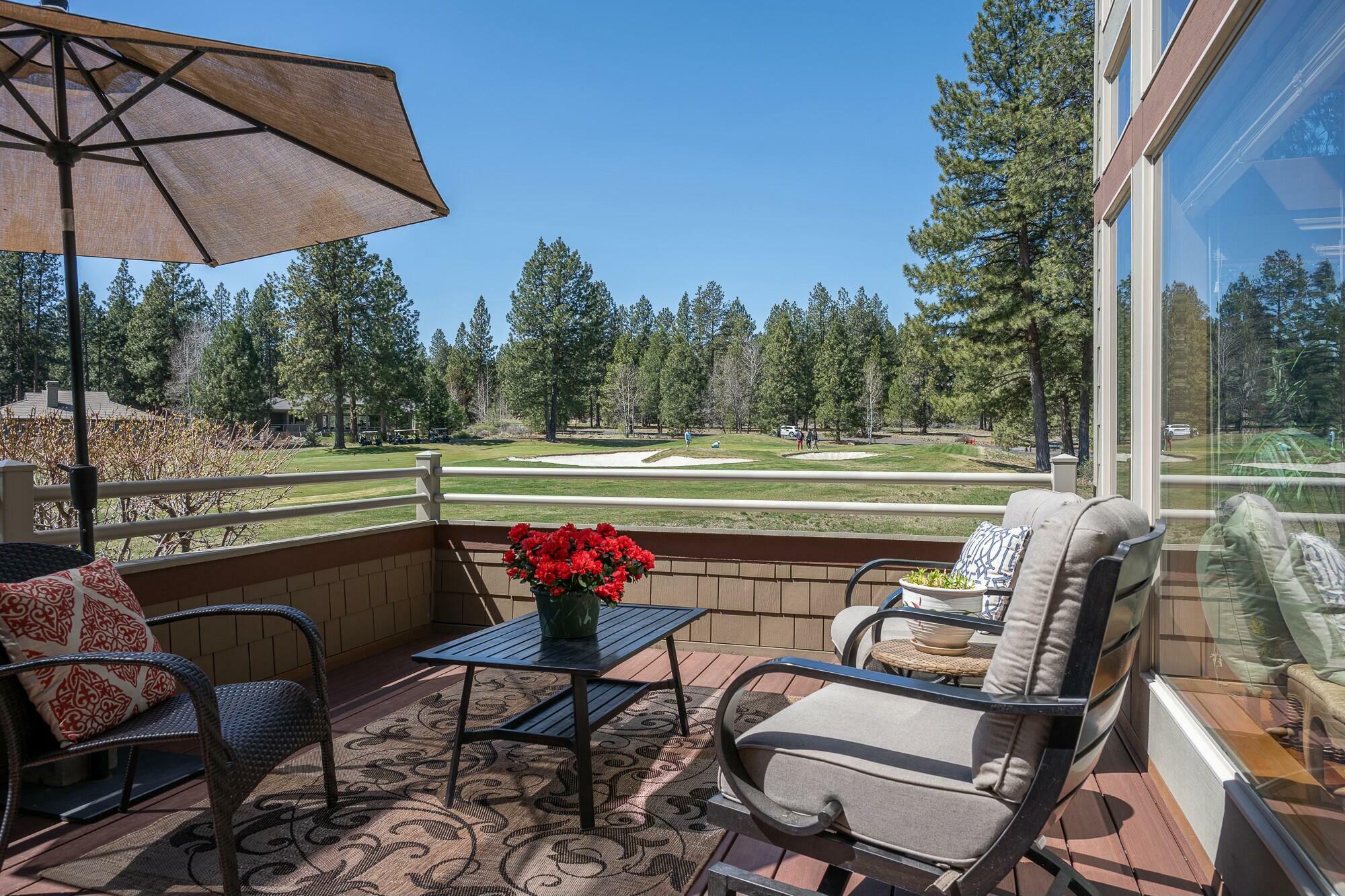 Property Photo: 19539 Painted Ridge Loop OR 97702