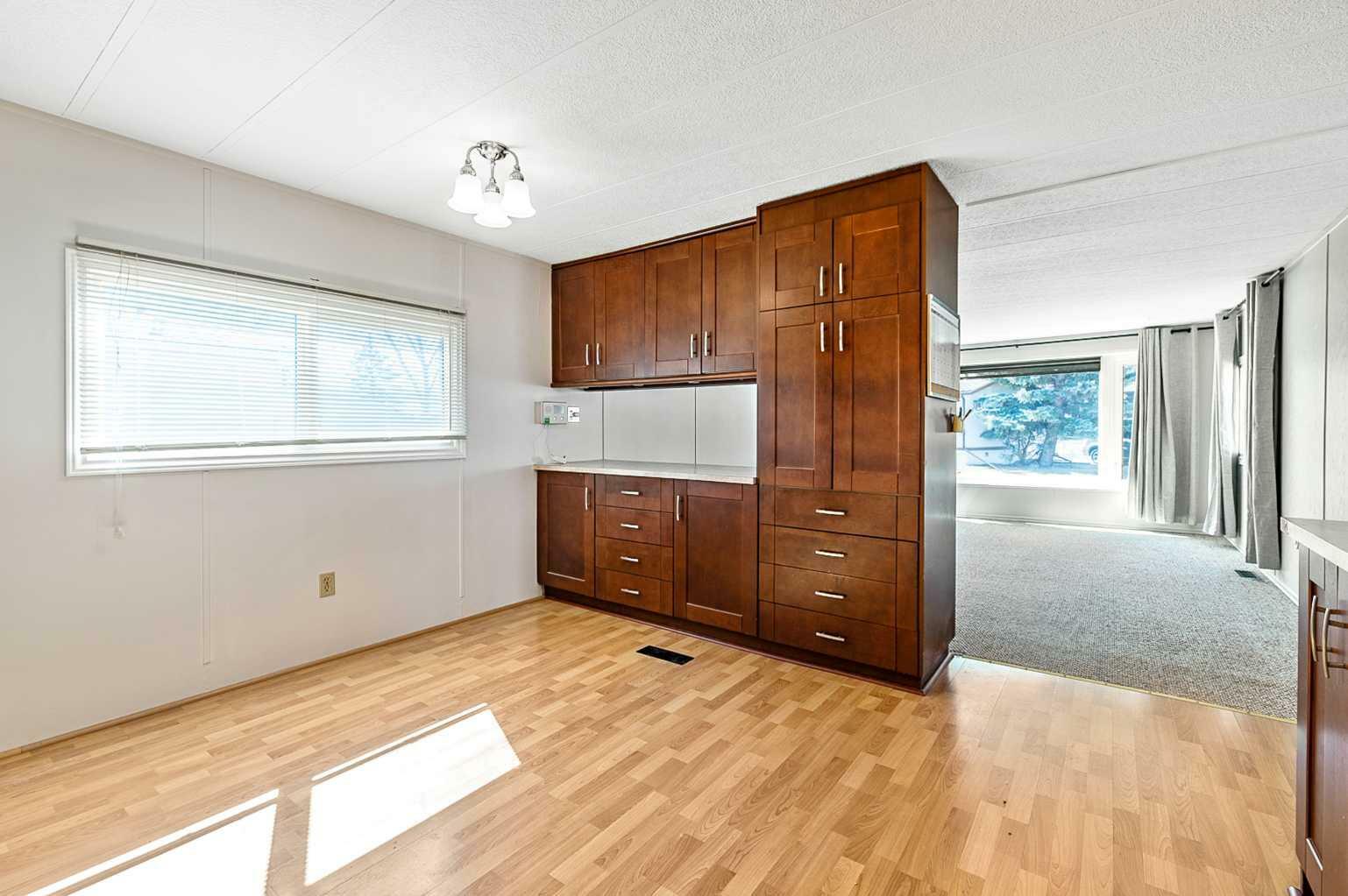 Property Photo: 106 Home Bay SE AB T1V 1J7