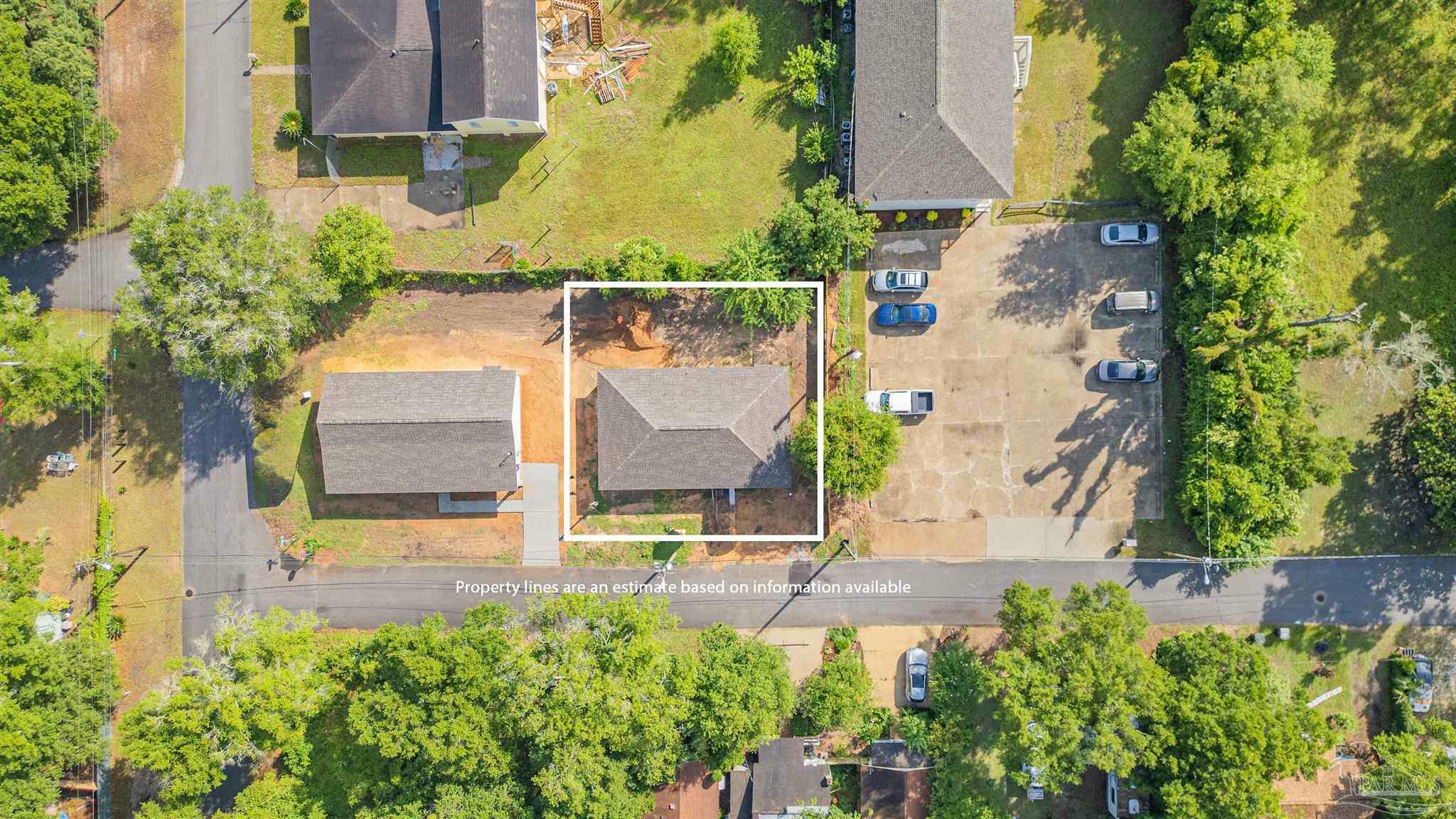 Property Photo: 220 Broadmoor Ln FL 32507