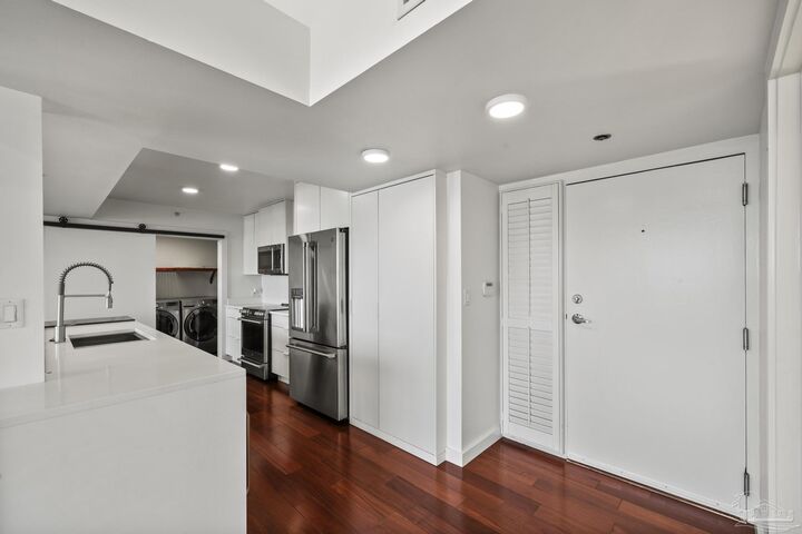 Property Photo: 701 Port Royal Way 701 FL 32502