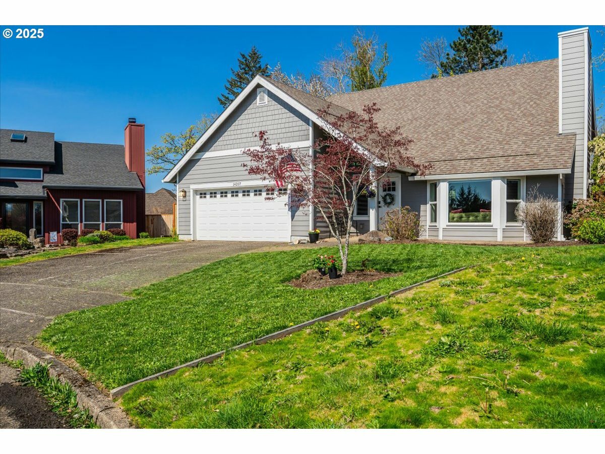 Property Photo: 14207 SE Crystal Ct OR 97236