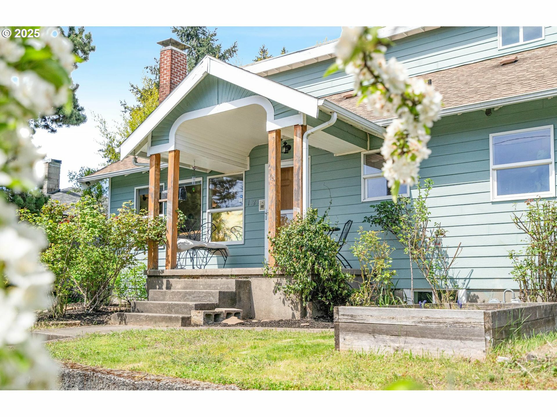 Property Photo: 1029 N Buffalo St OR 97217