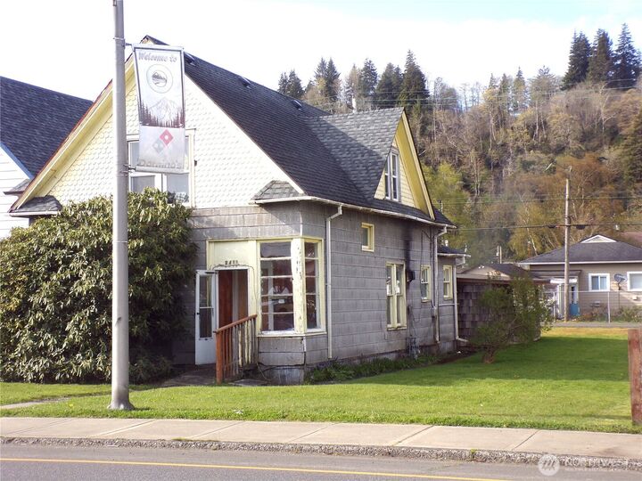 2411  Simpson Avenue  Hoquiam WA 98550 photo