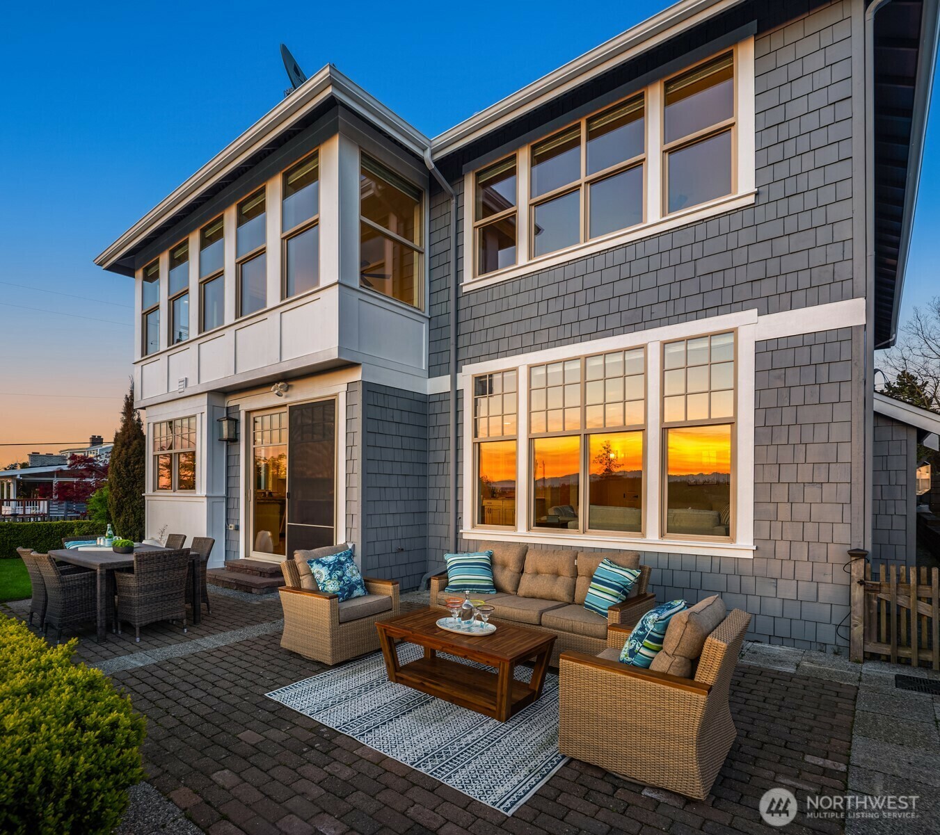 3255  11th Avenue W  Seattle WA 98119 photo