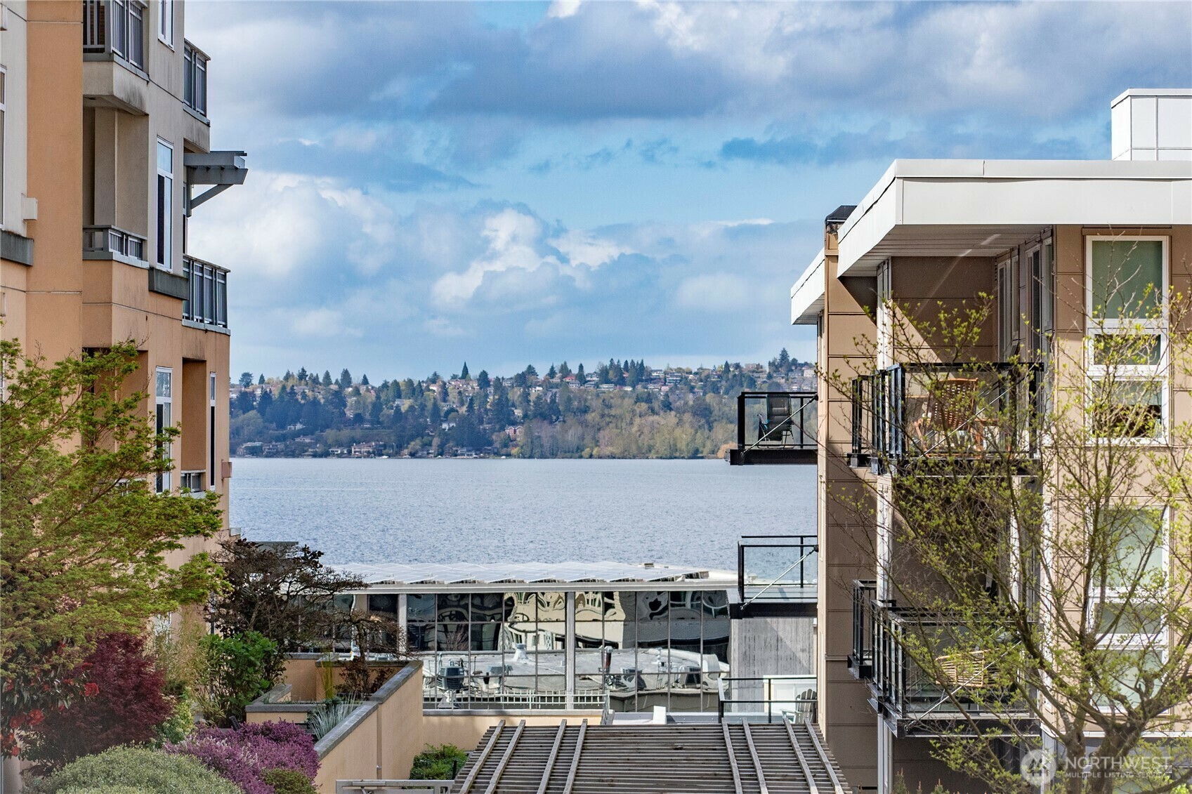 Property Photo: 109 2nd Street S 326 WA 98033