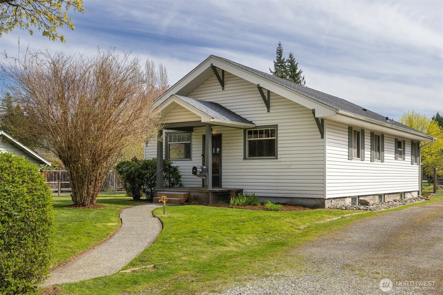 1311 E Maplewood Avenue  Bellingham WA 98225 photo