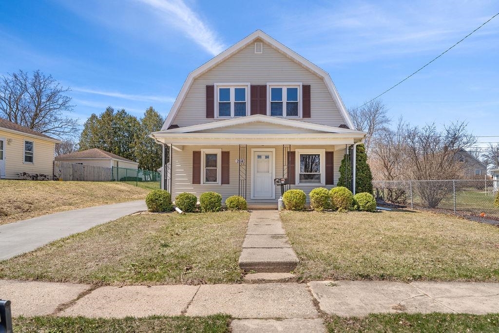 Property Photo: 214 S Main Street WI 54136-1939