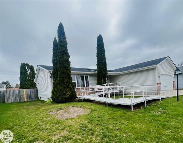 2205 Thornhill Street  Port Huron MI 48060 photo