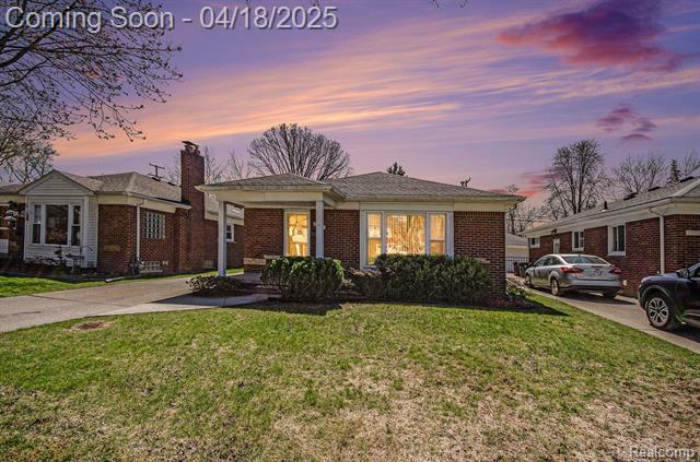 1855 Prestwick Road  Grosse Pointe Woods MI 48236 photo