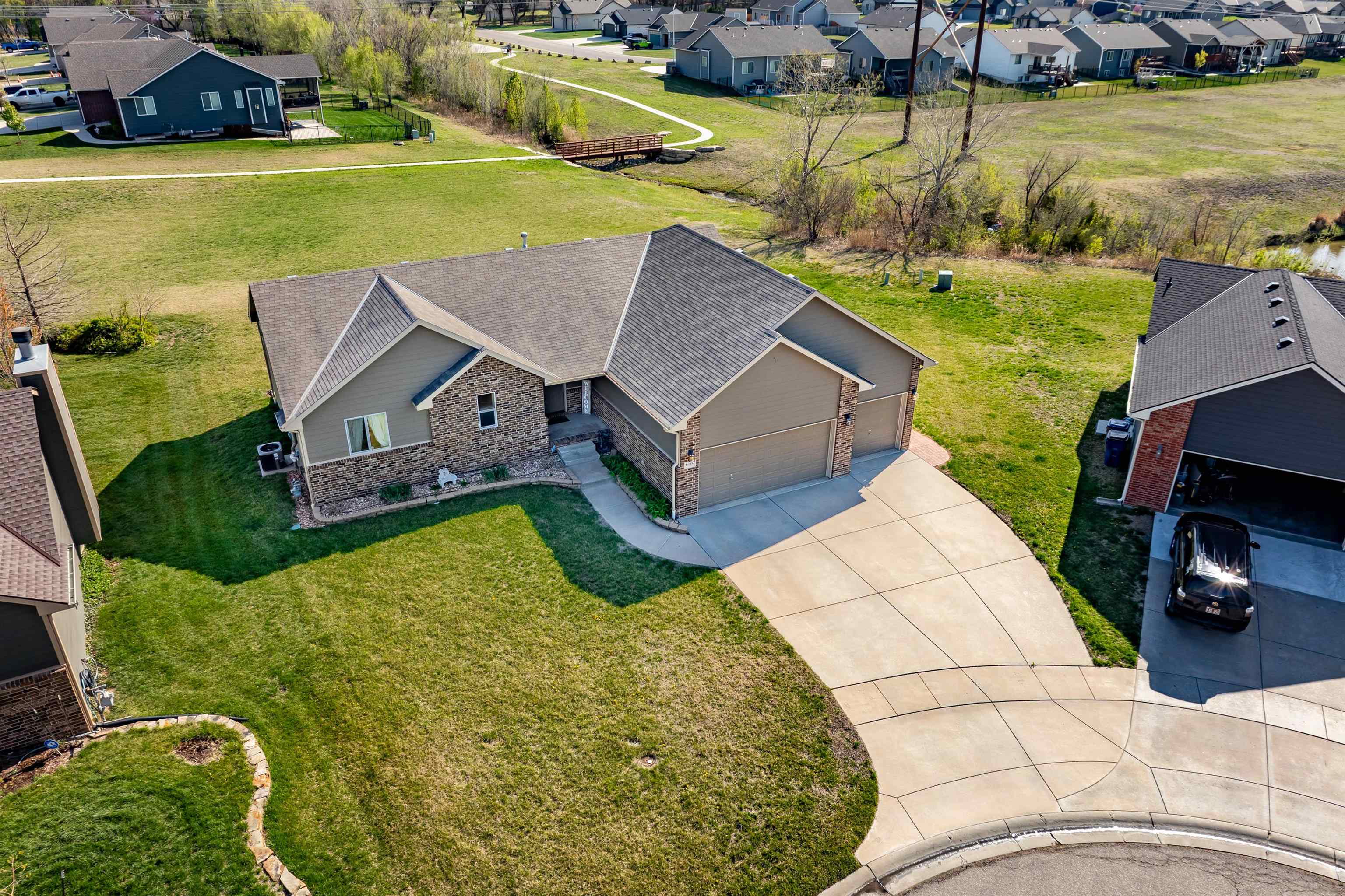 Property Photo: 6915 N Wendell Ct KS 67219