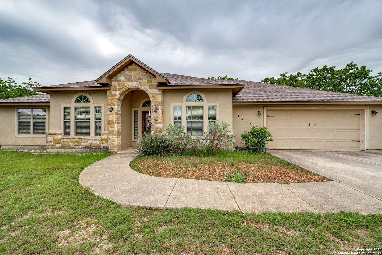 Property Photo: 1424 Kings Ranch TX 78003