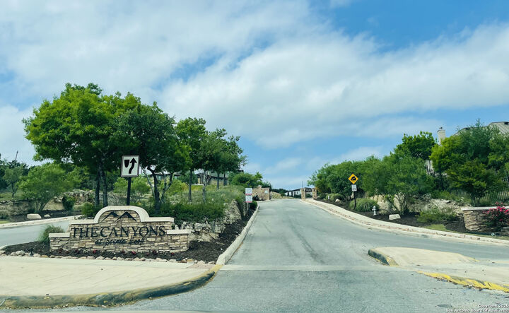 9715 Ivory Cyn  San Antonio TX 78255 photo