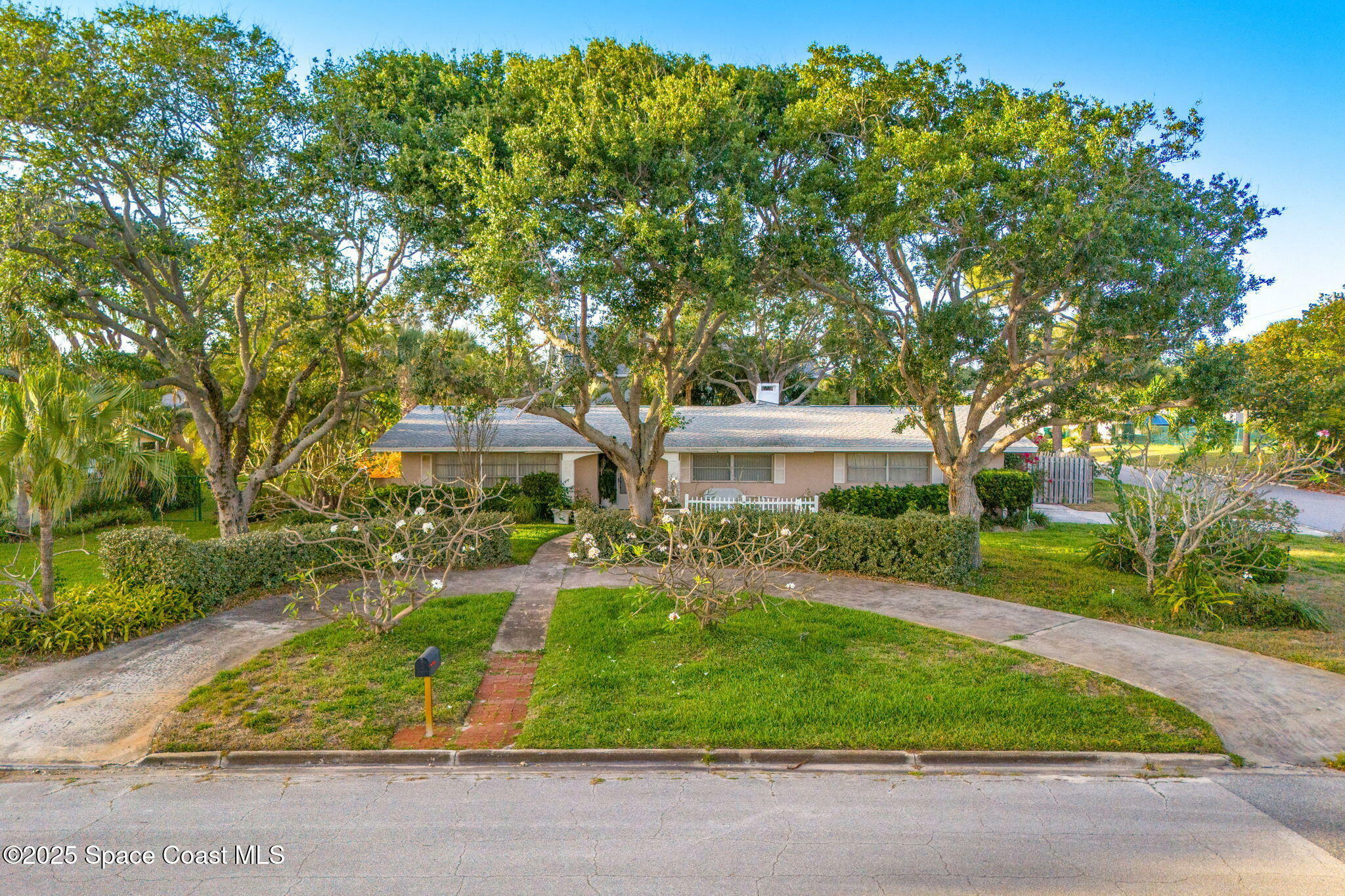Property Photo: 300 12th Terrace FL 32903