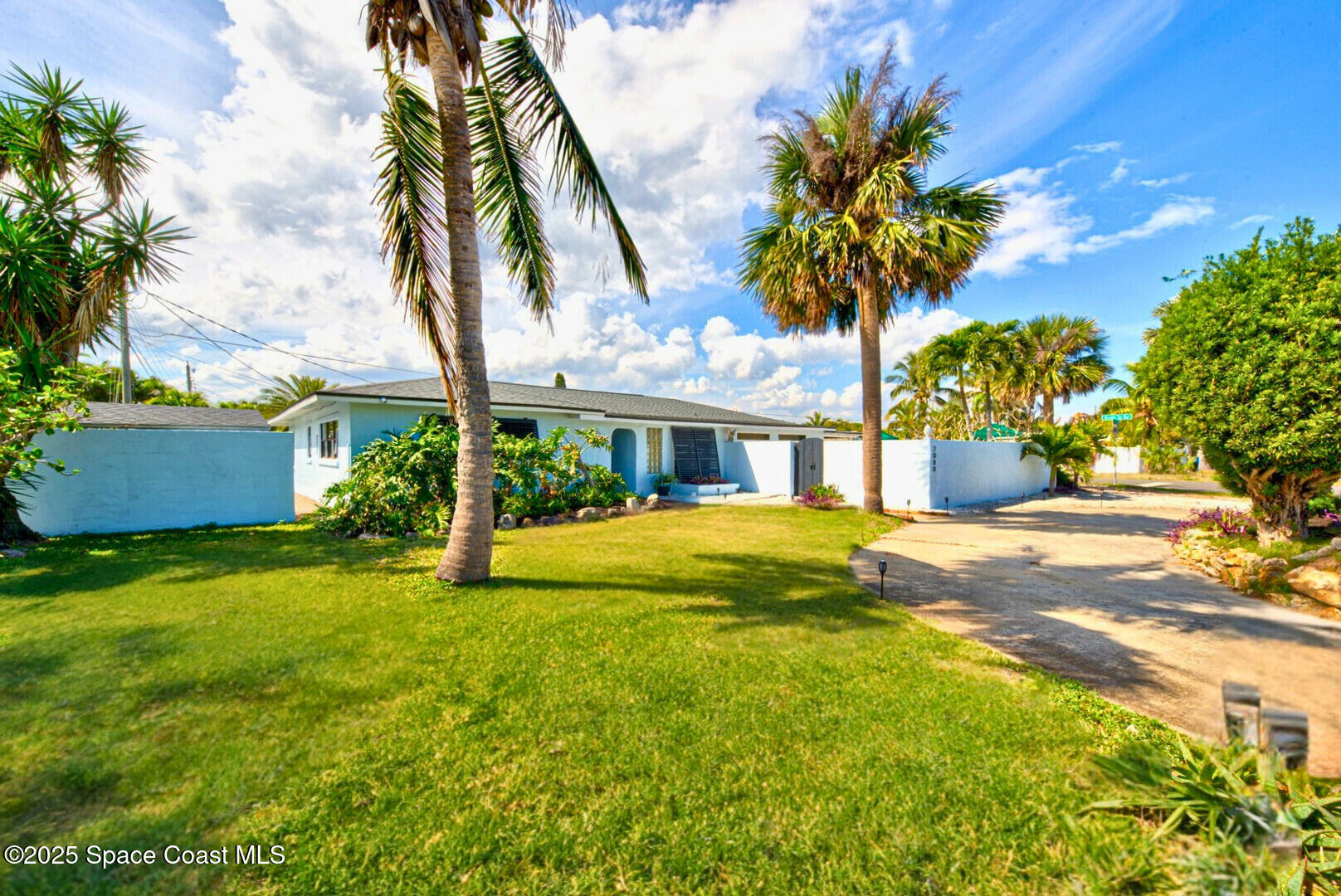 Property Photo: 2080 N Shannon Avenue FL 32903