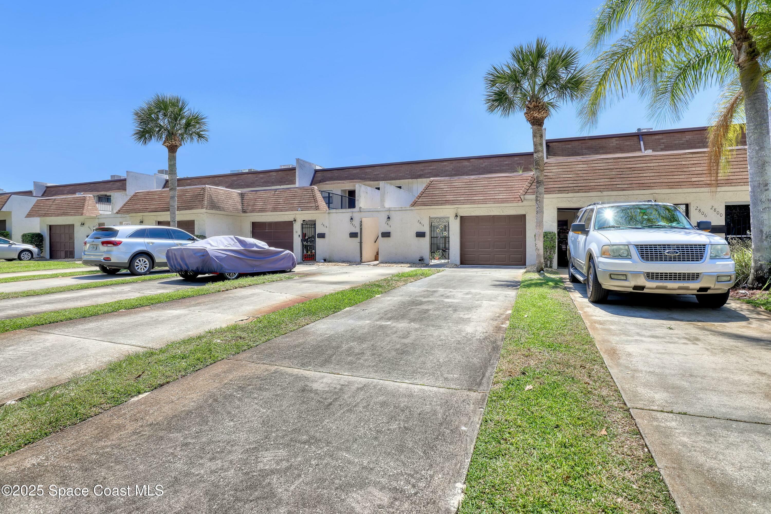 Property Photo: 2814 Demaret Drive FL 32780