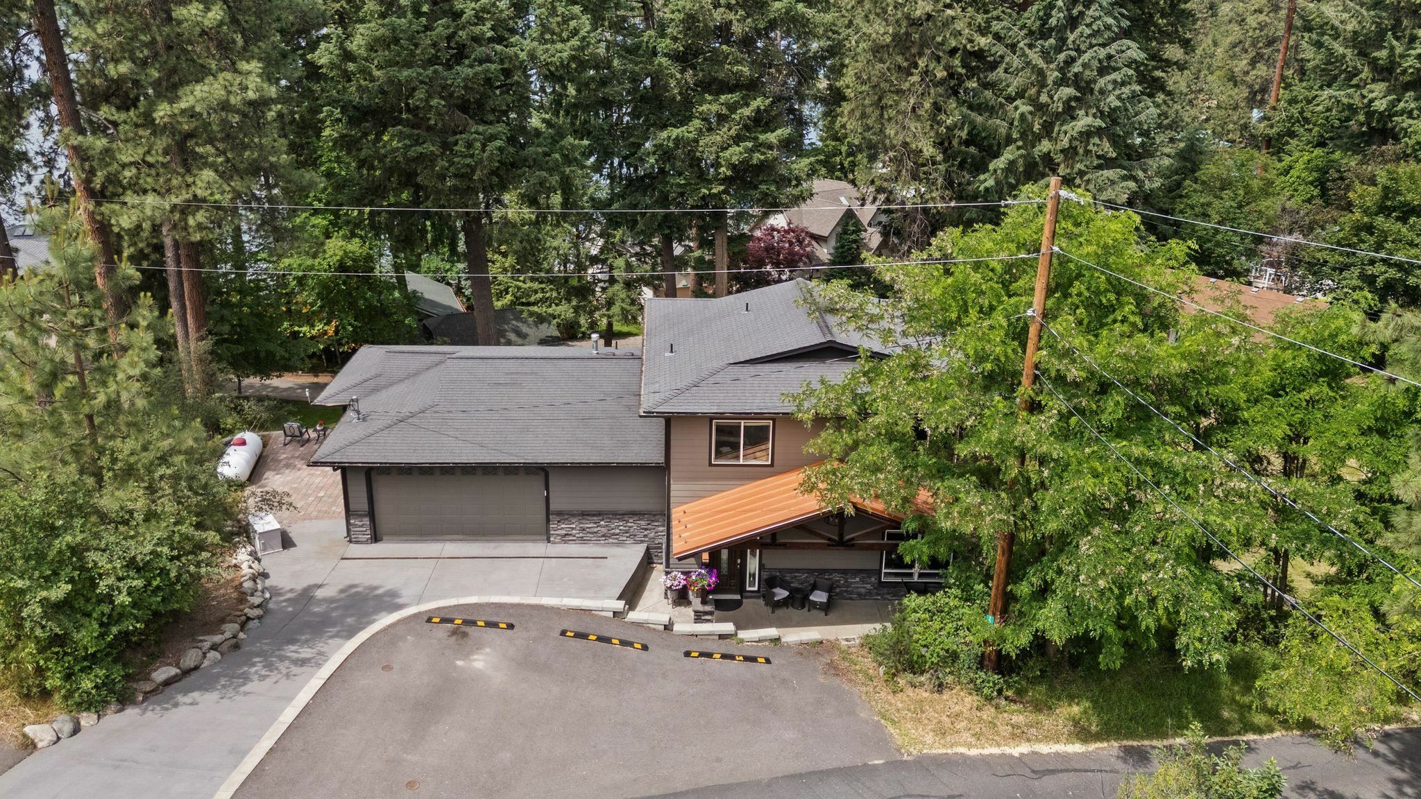 Property Photo: 12808 N North Park St WA 99025