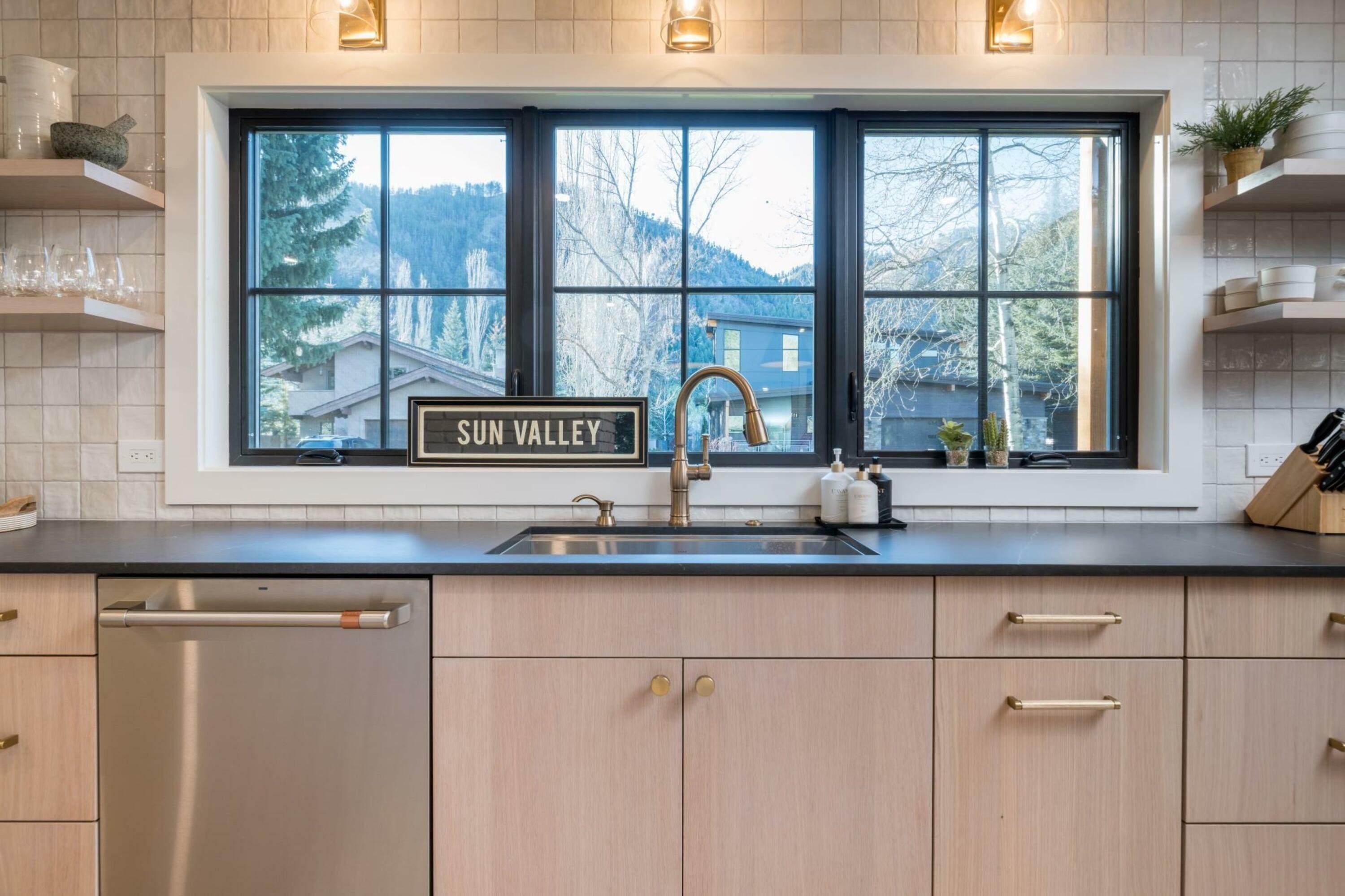 Property Photo: 300 Edelweiss Ave ID 83340