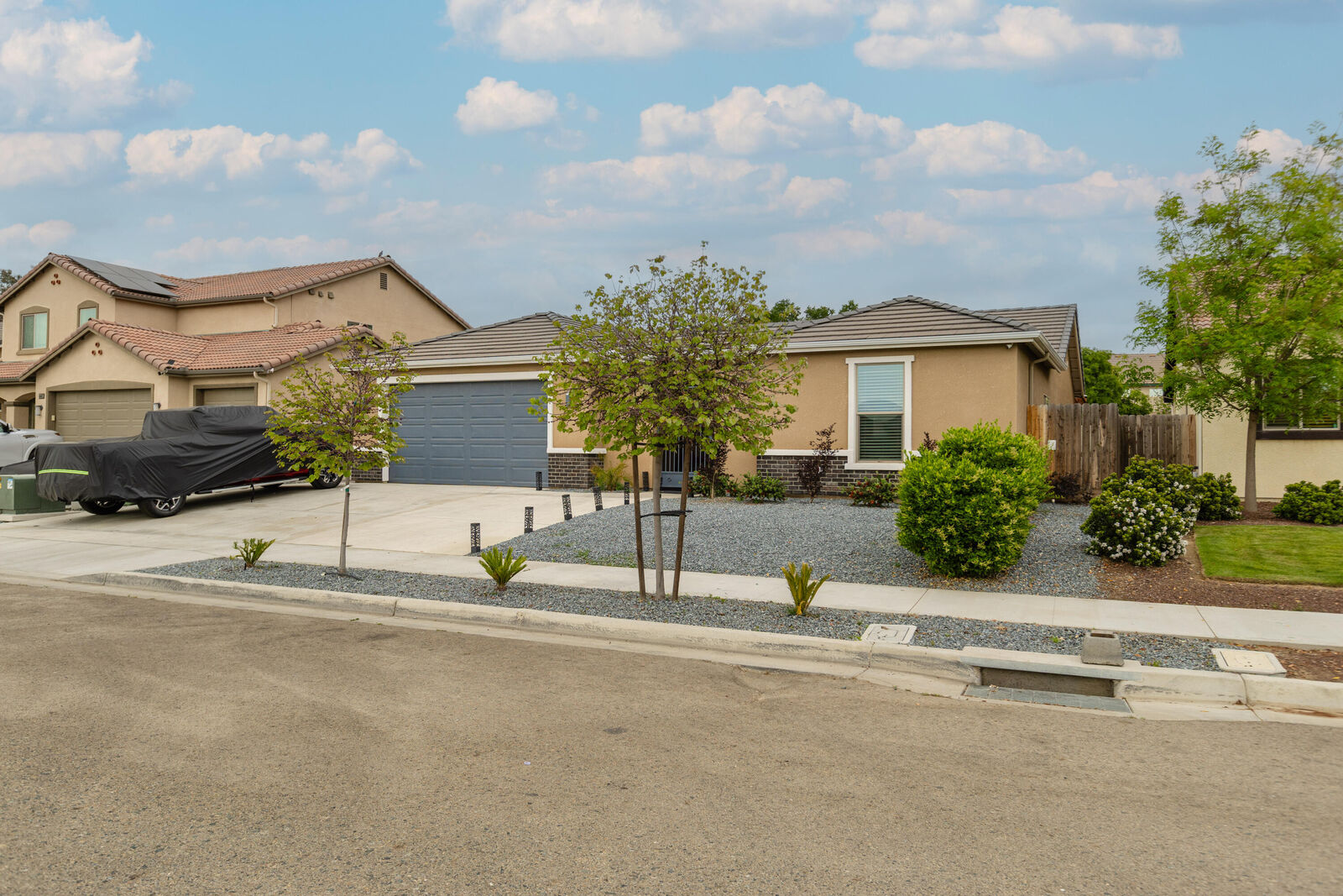 Property Photo:  2250 S Cotta Street  CA 93292 