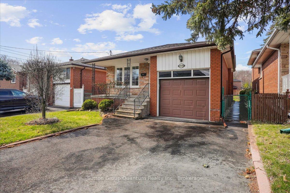 Property Photo:  1408 Northmount Avenue  ON L5E 1Y6 