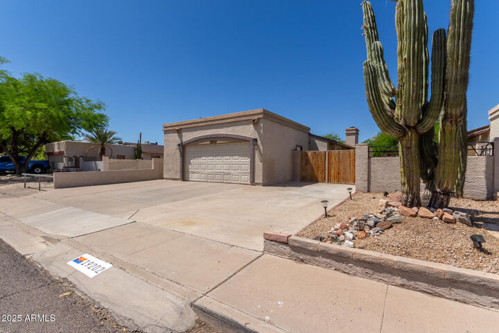 Property Photo: 19202 N 14th Street AZ 85024