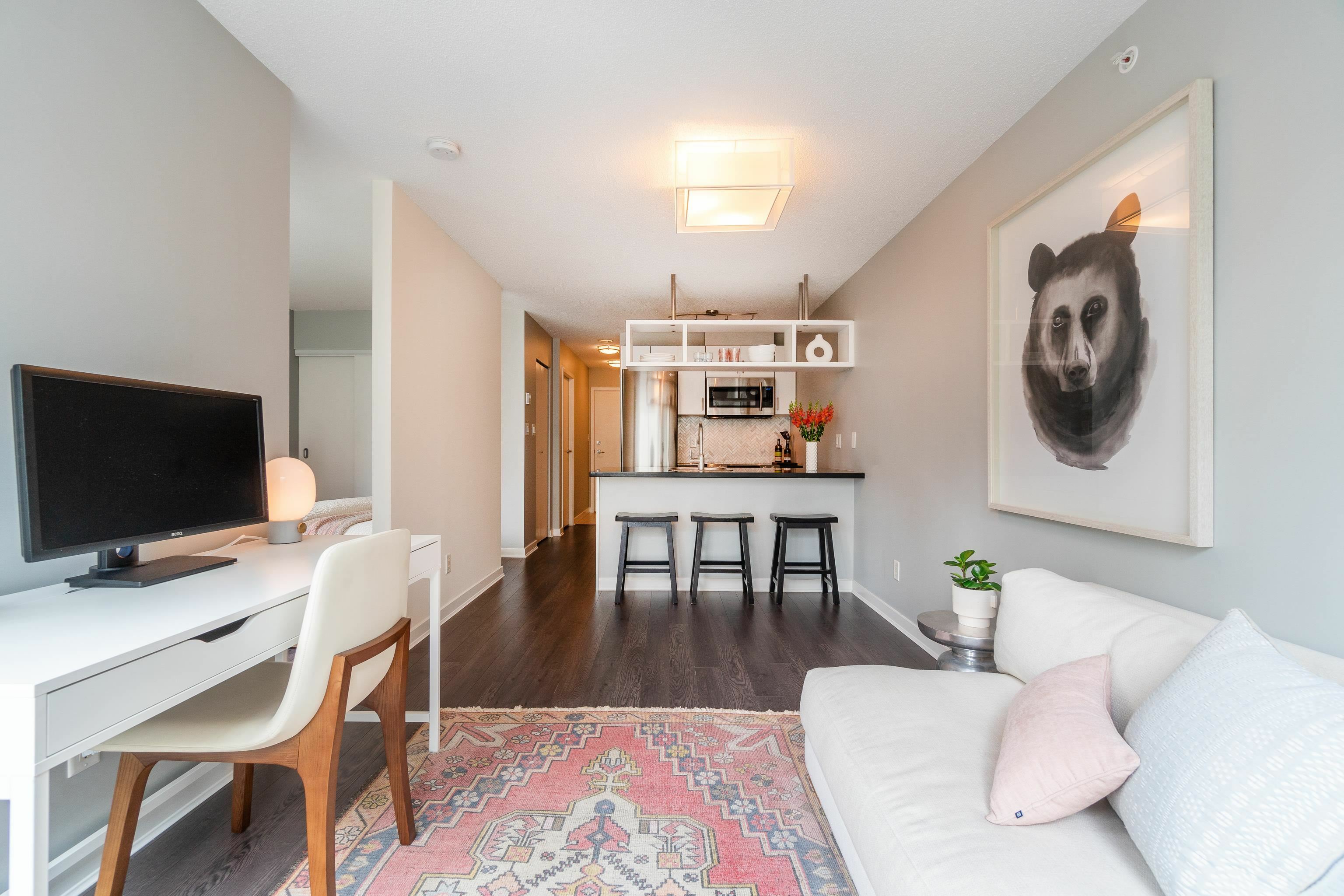 Property Photo: 1082 Seymour Street 611 BC V6B 1X9
