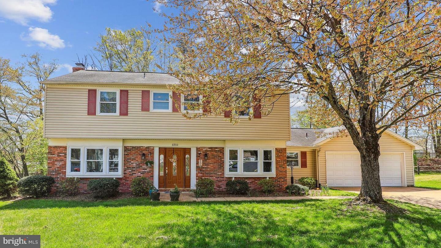 Property Photo: 6910 Sprouse Court VA 22153