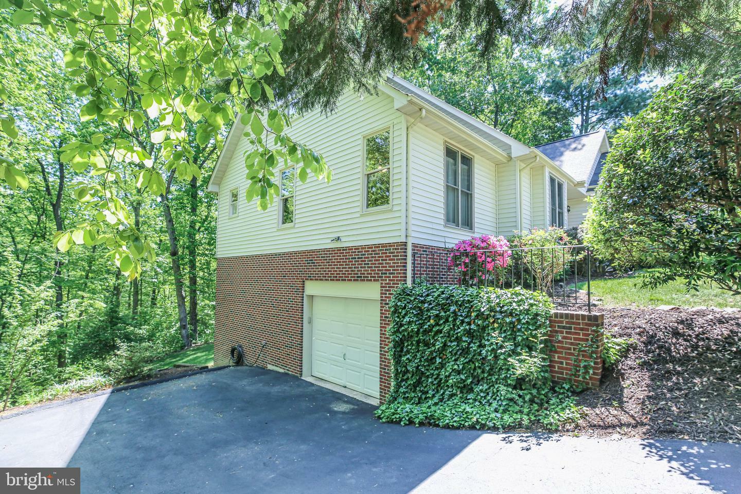 Property Photo: 9711 Gunston Hall Road VA 22408