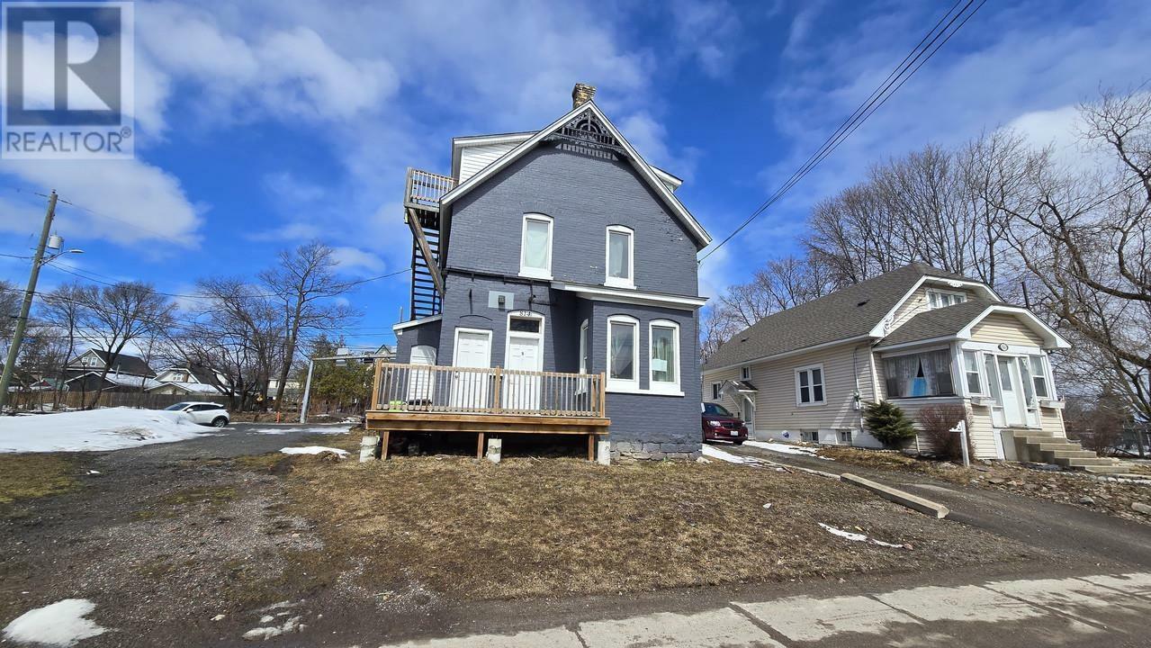Photo de la propriété:  814 Wellington St E  ON P6A 2N3 