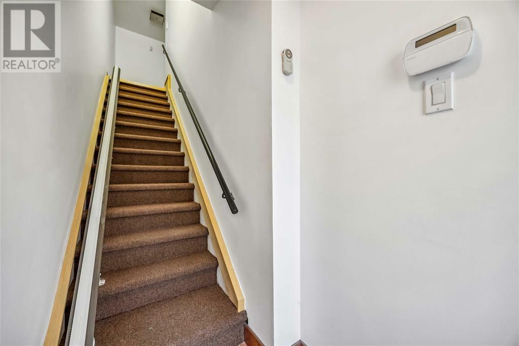 Property Photo: 1500 Venetian Boulevard W-17 ON N7V 2J5
