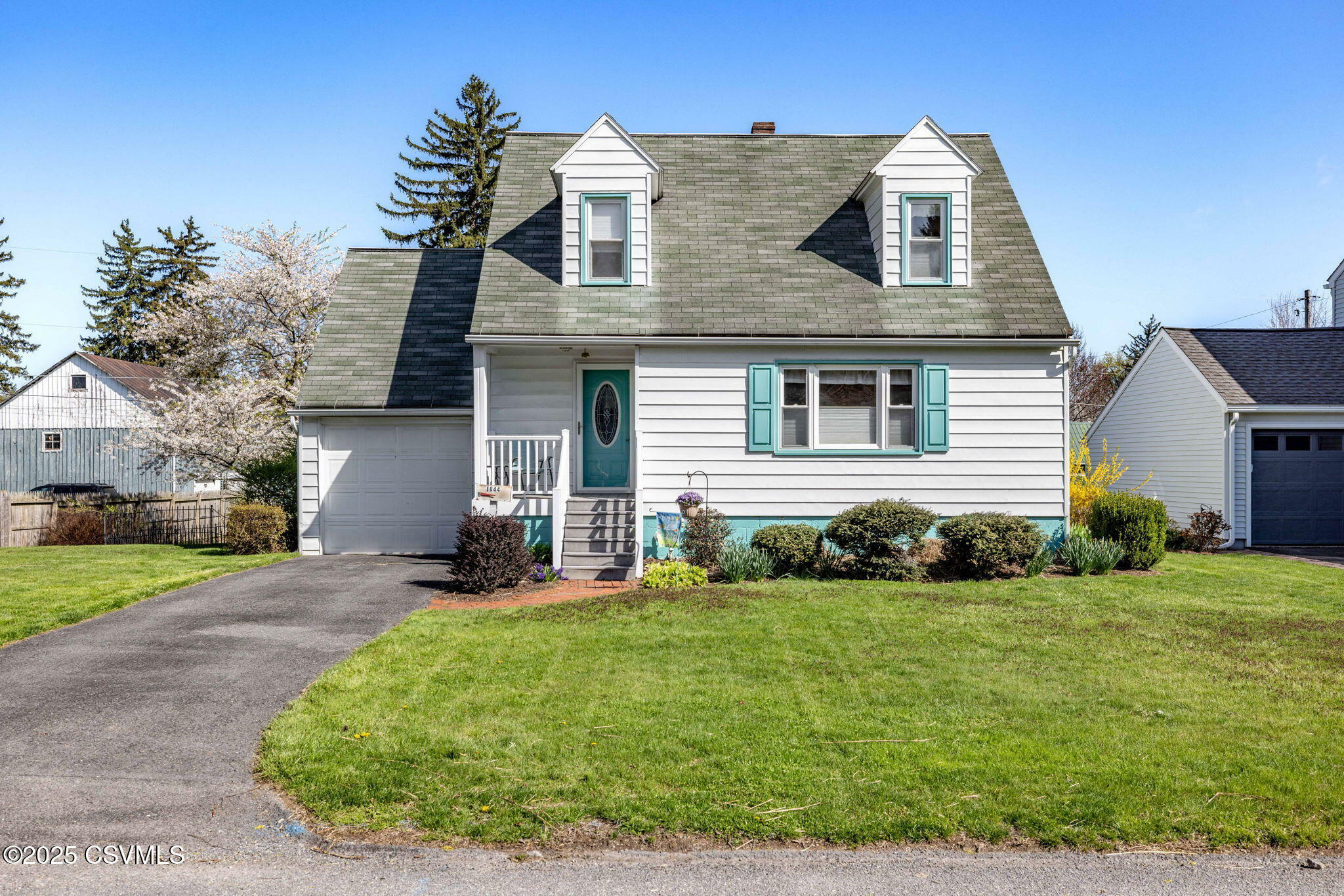 Property Photo: 1044 Washington Avenue PA 17837