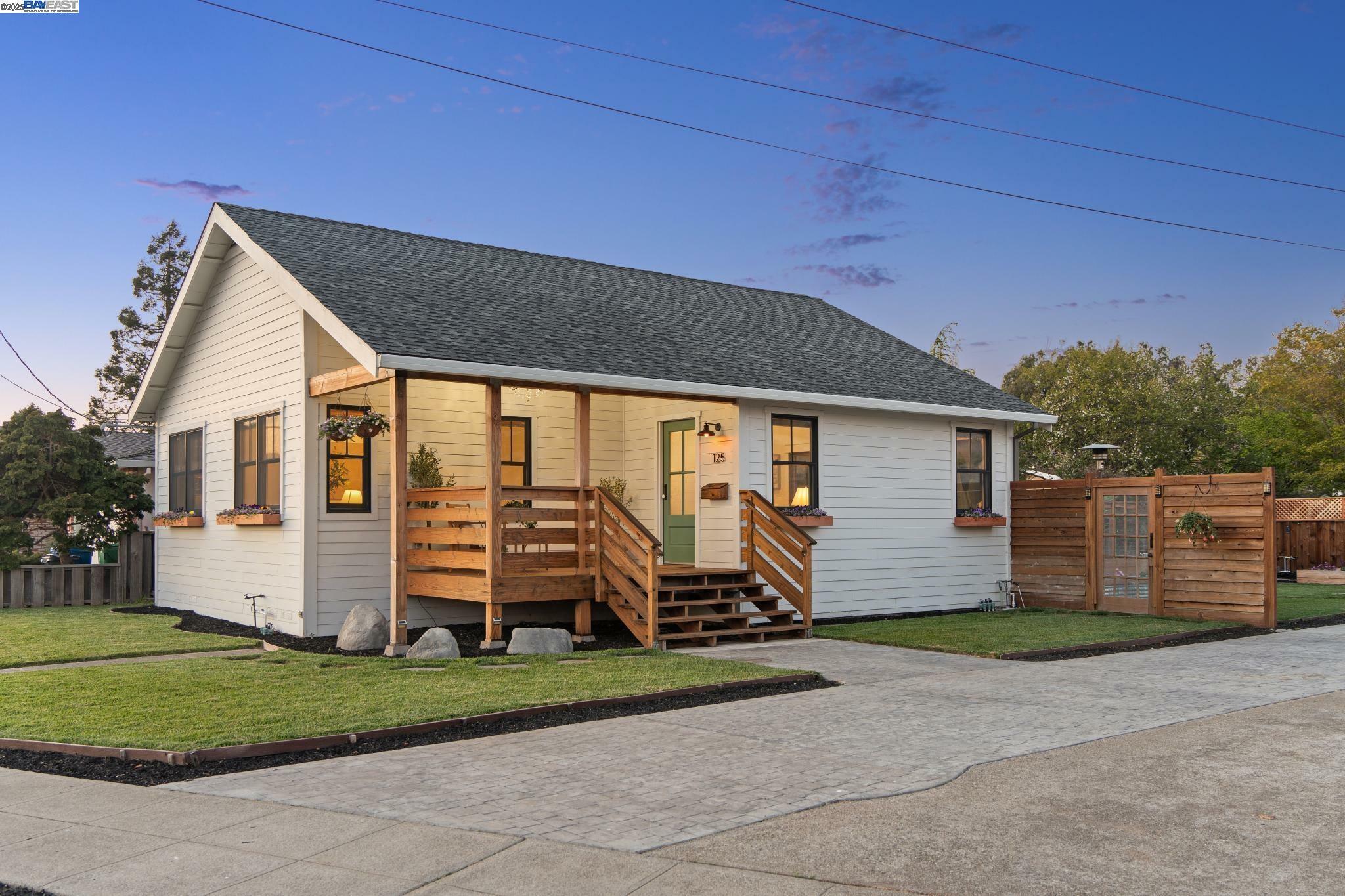 125 Garden Rd  Alameda CA 94502 photo