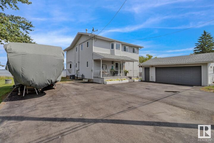 Property Photo: 6510 50 Avenue AB T0E 0A0