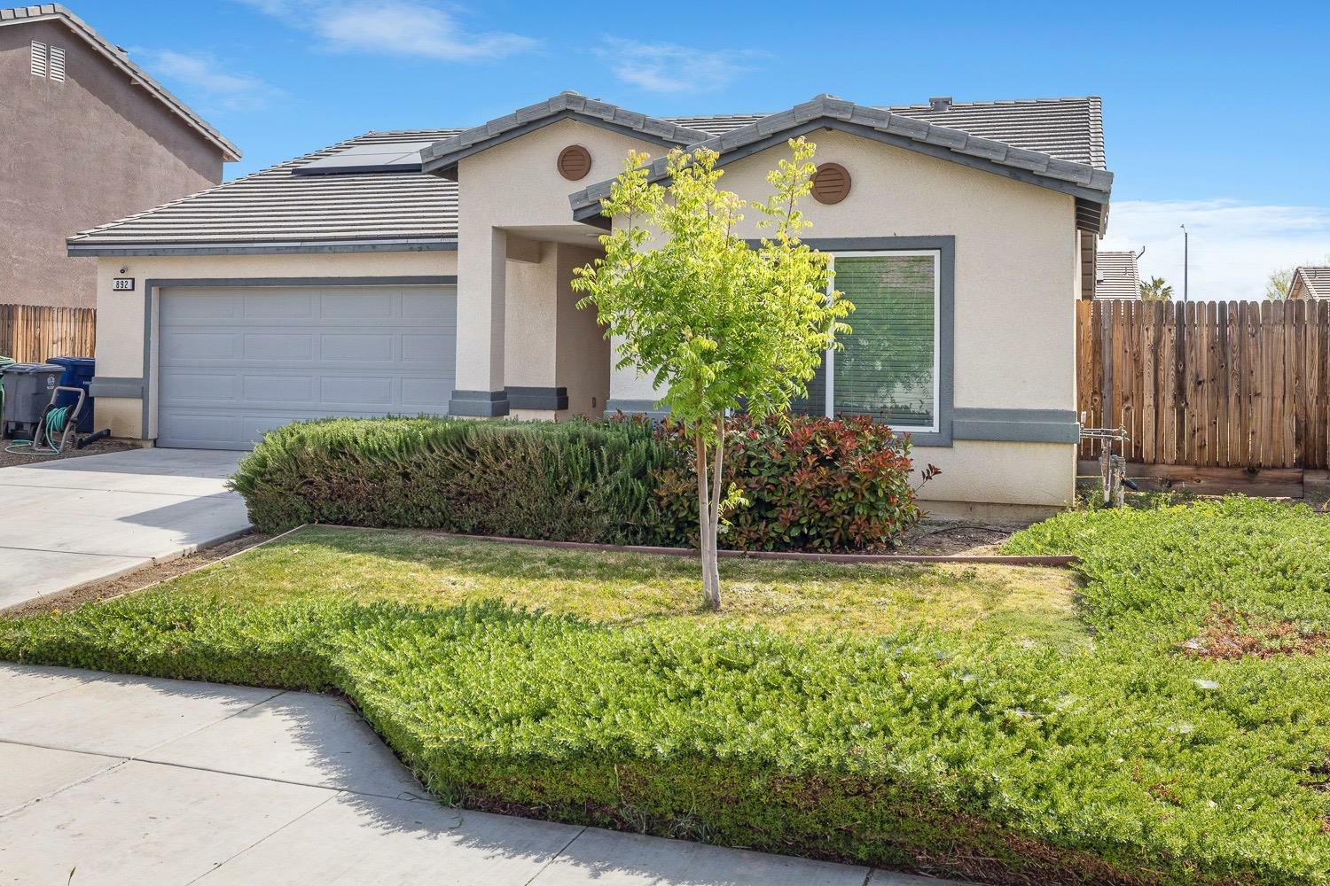 Property Photo: 892 Chianti Circle CA 93210