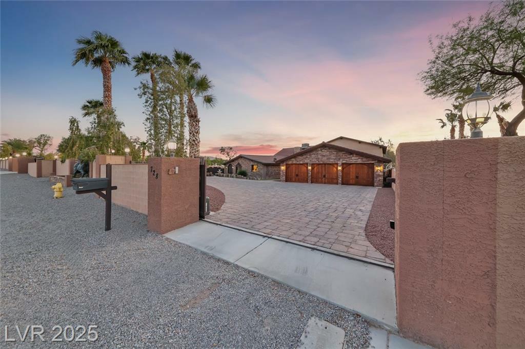 Property Photo: 728 North Kiel Street NV 89015