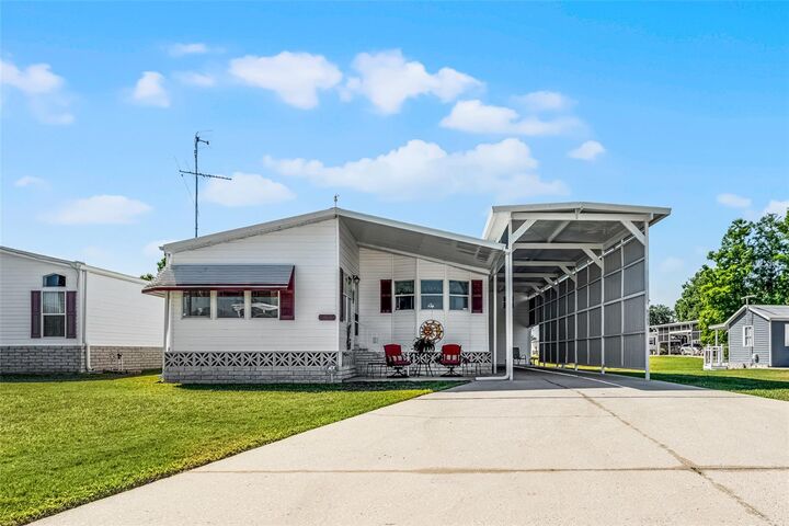 Property Photo: 5153 Island View Circle S FL 33868