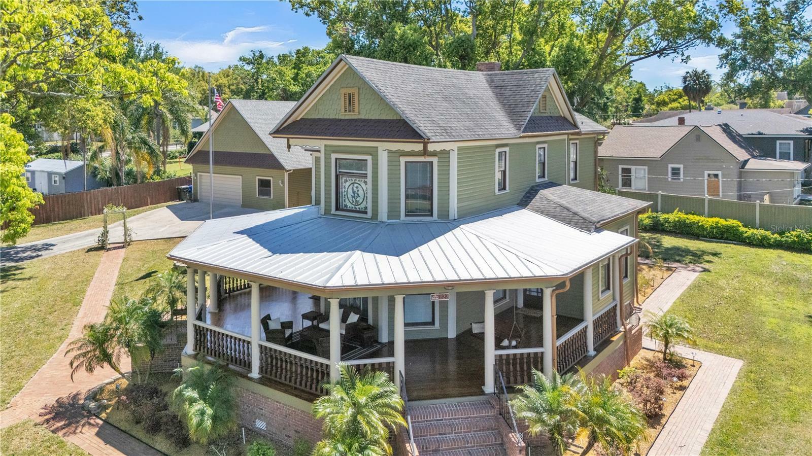 Property Photo: 822 W Patterson St FL 33803
