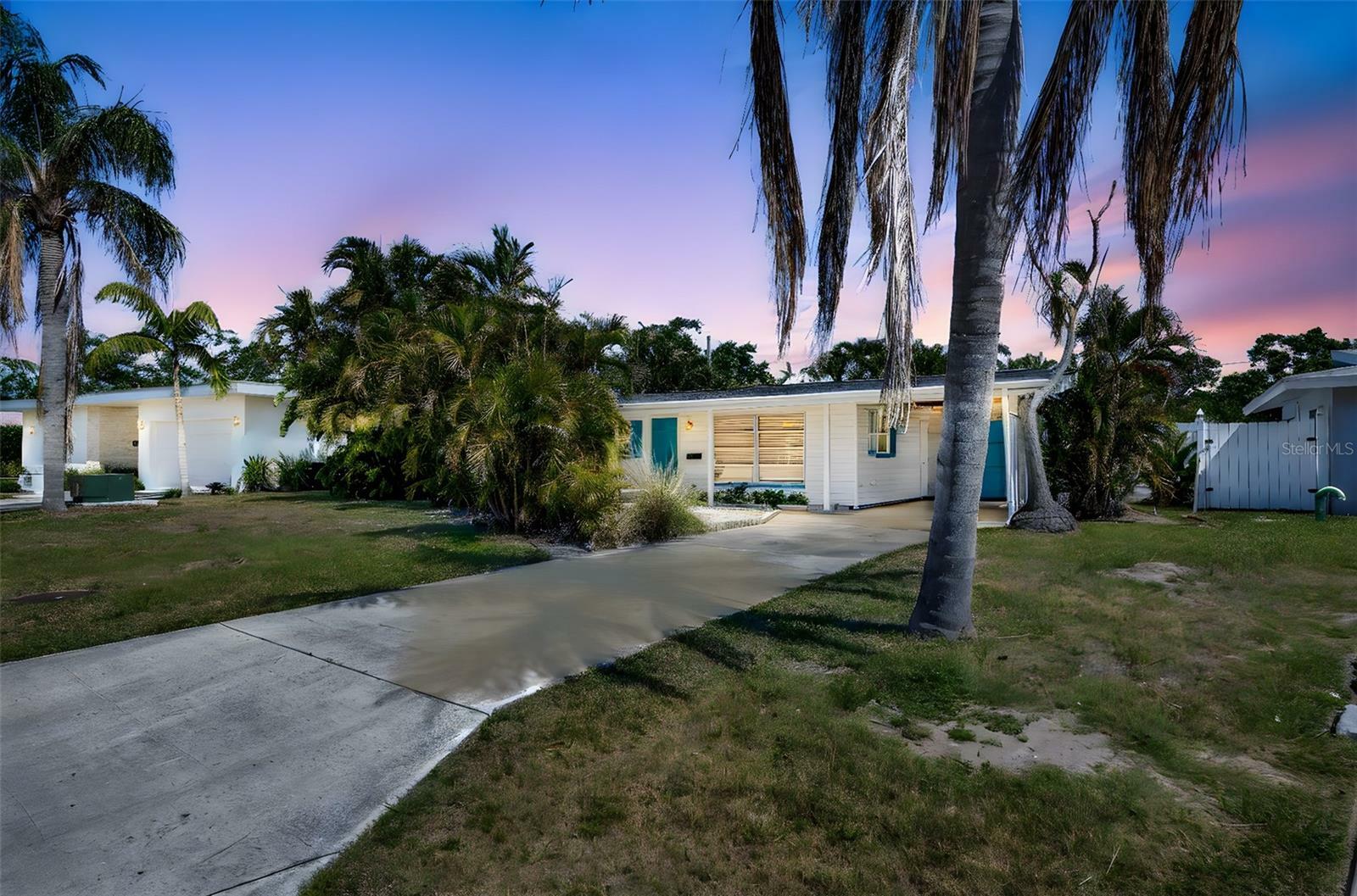 2307 Valencia Drive  Sarasota FL 34239 photo