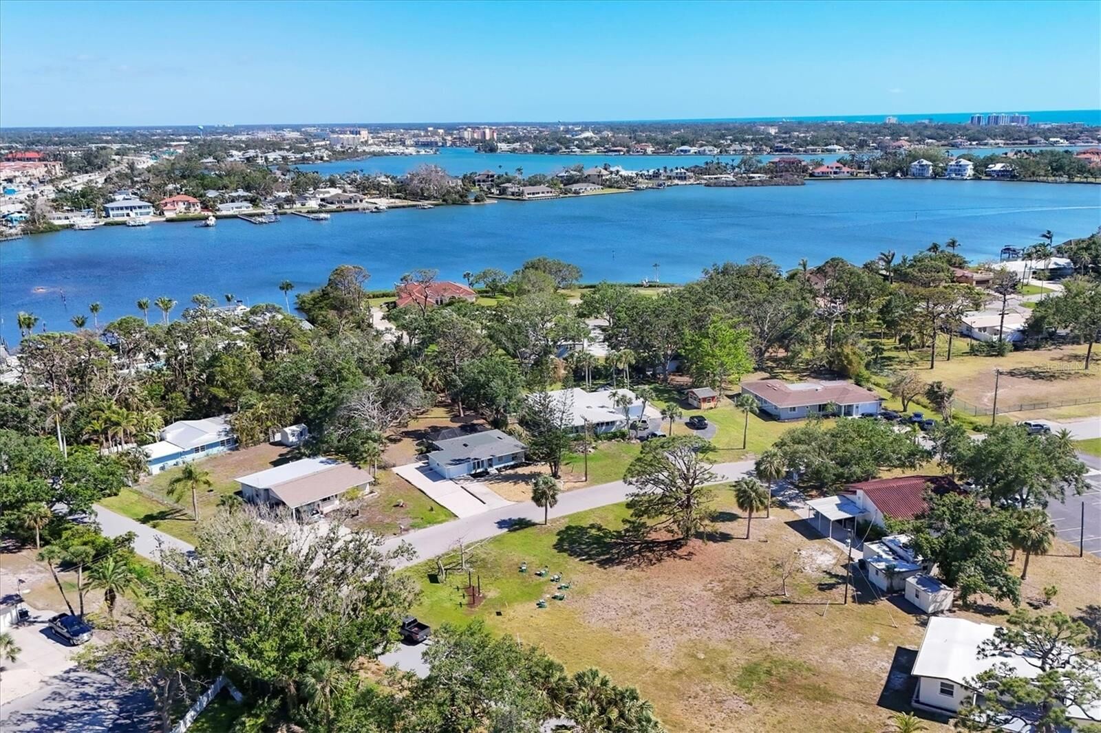 Property Photo:  203 Palm Avenue  FL 34275 