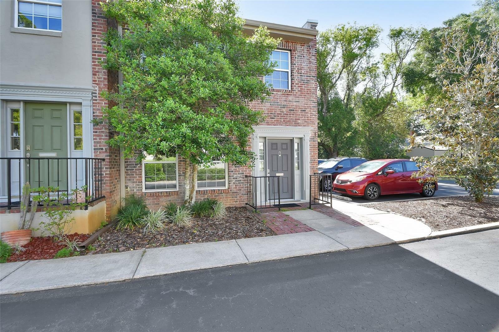 Property Photo: 117 N Garfield Avenue 16 FL 32724