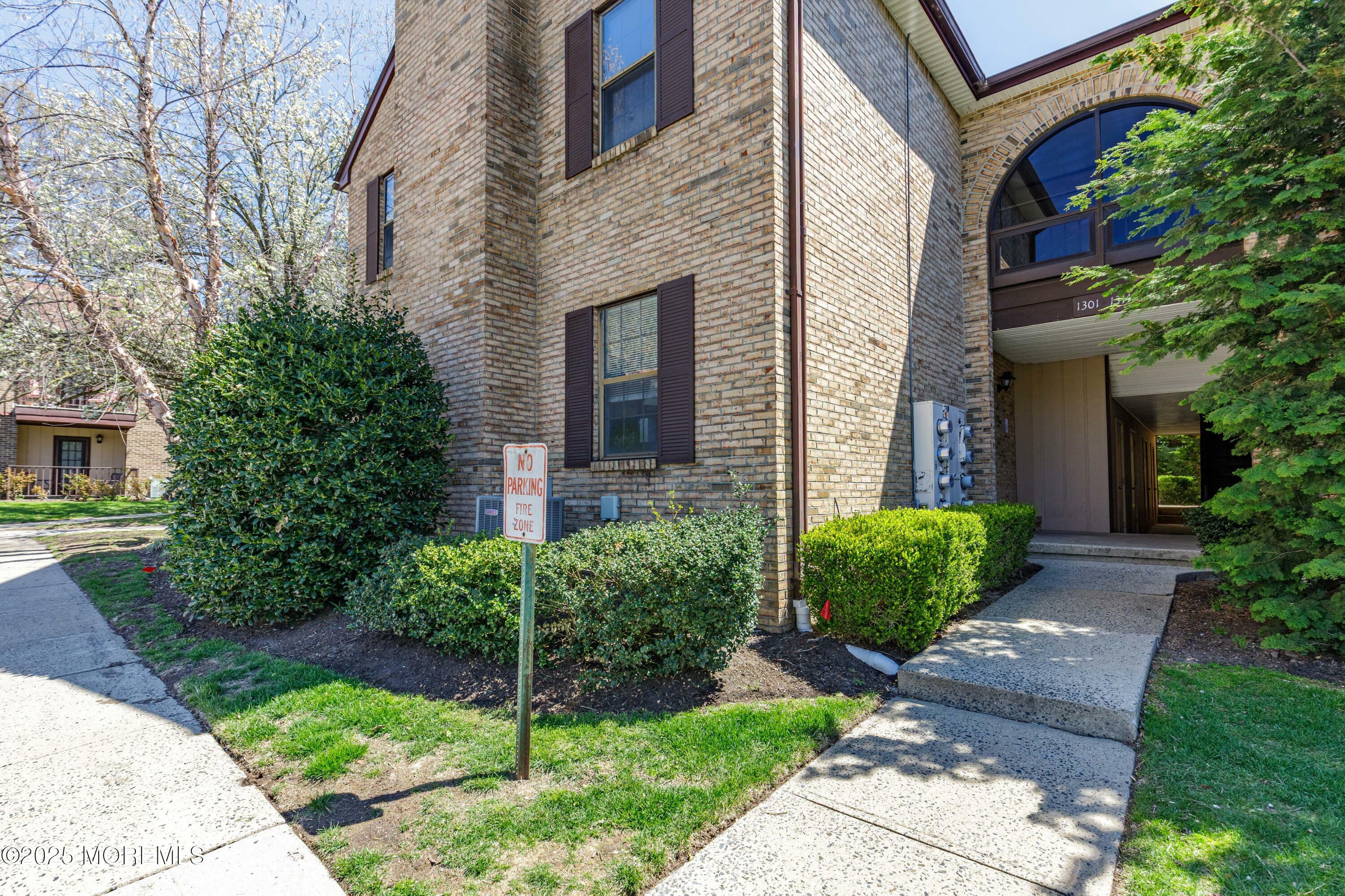 1301 Wellington Place  Aberdeen NJ 07747 photo