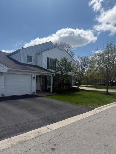 Property Photo: 2146 Sunderland Court 102-B IL 60565