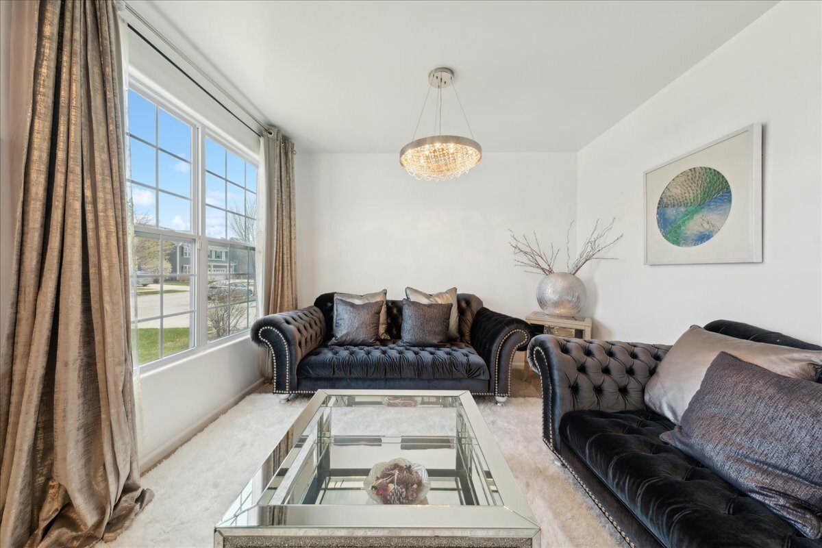 Property Photo: 412 Towne Center Boulevard IL 60404