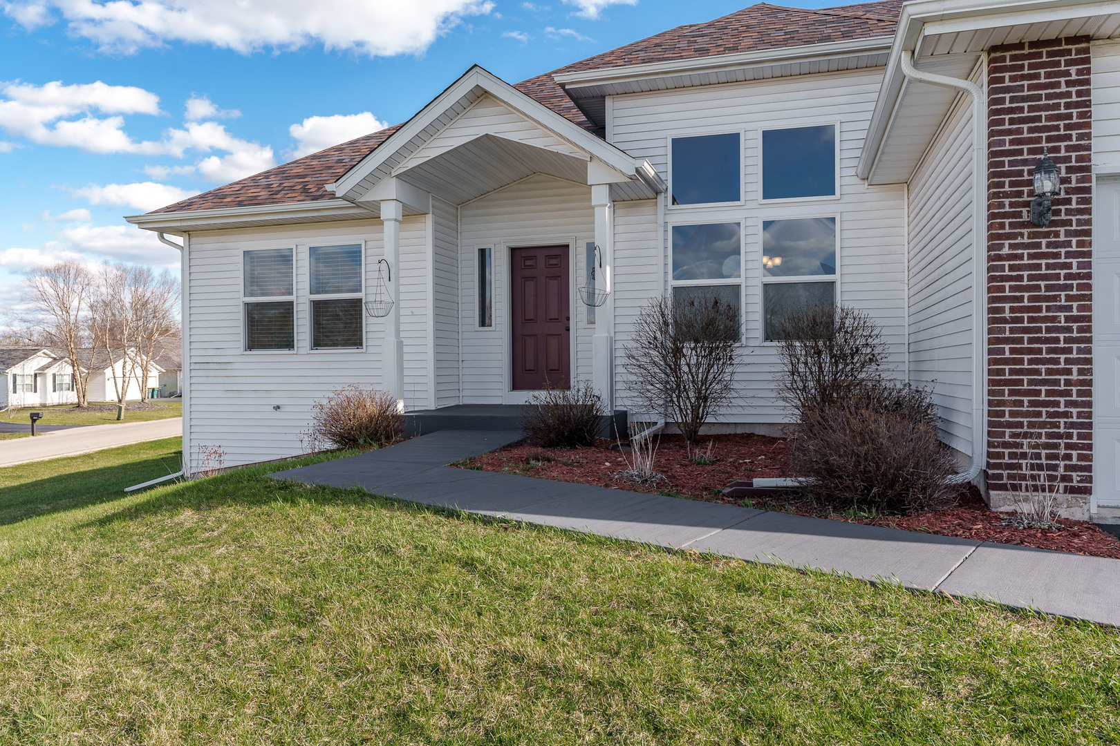 Property Photo: 618 Ashleigh Lane IL 61073